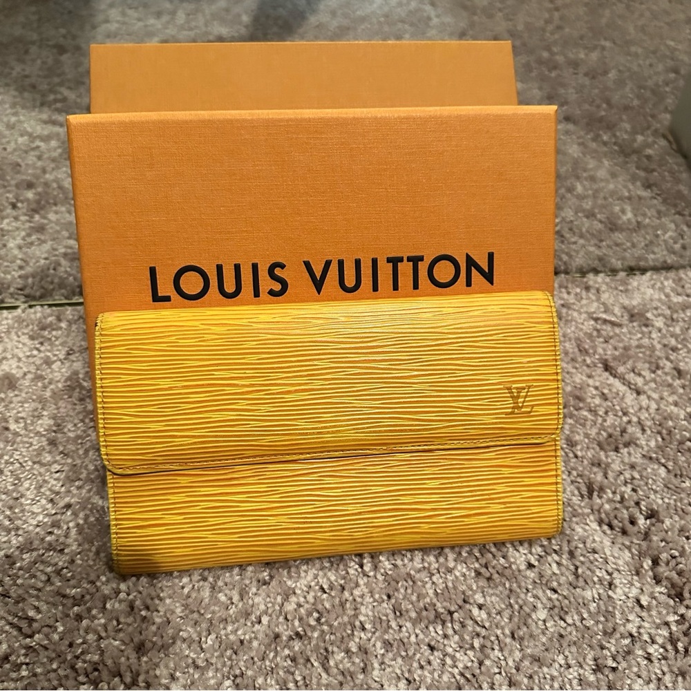 Louis Vuitton Porte Tresor International Wallet